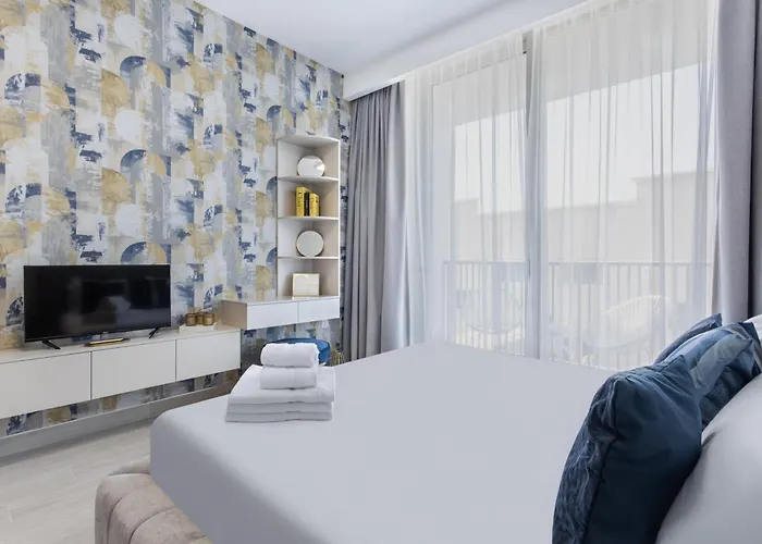 Elegant Studio In Luma 22 Prime Location